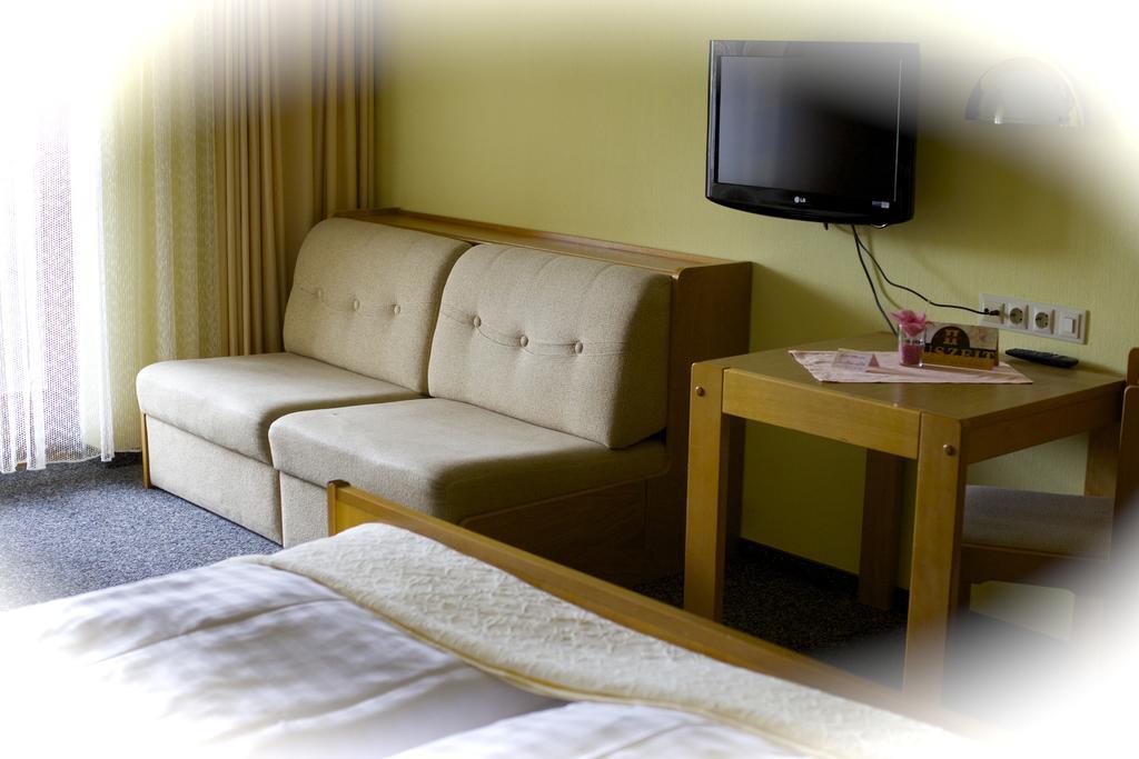 Hotel - Reweschnier Kusel エクステリア 写真